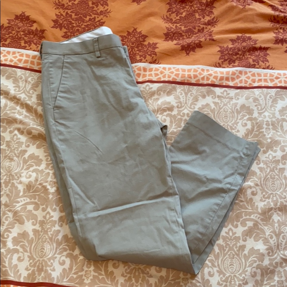 Men’s khaki dress pants
